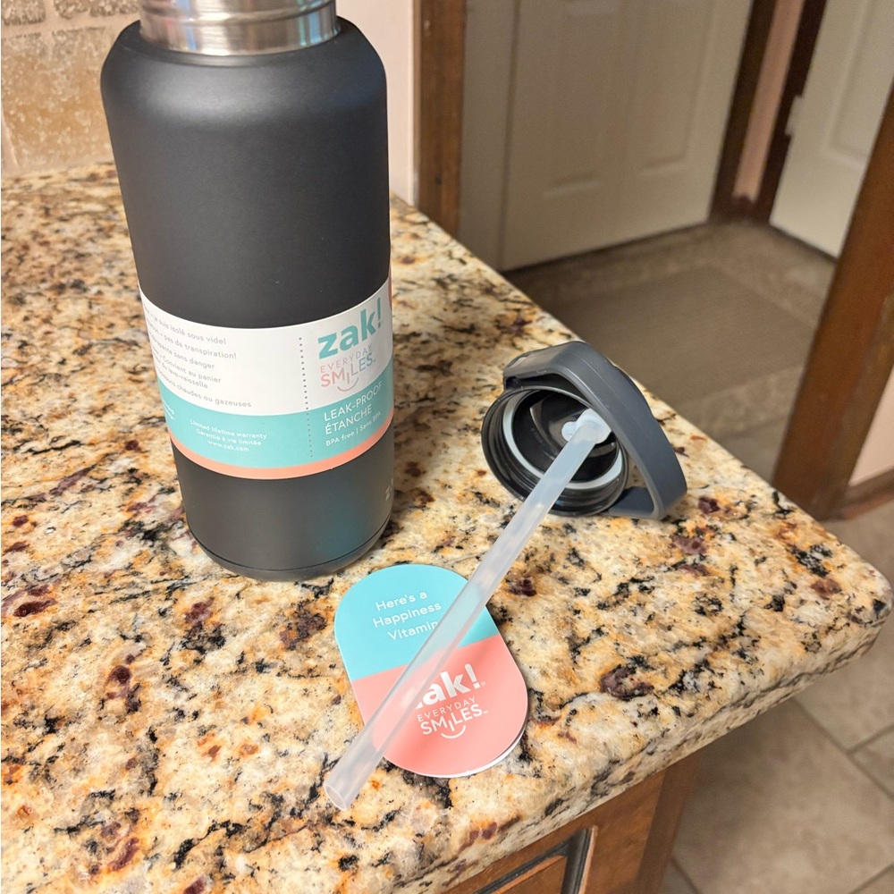 Zak! Black Leak-Proof Water Bottle - Picture 4 of 4